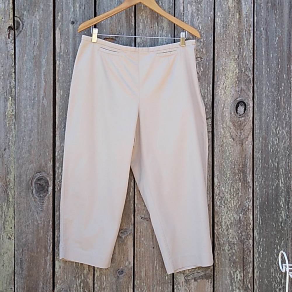 Lt. Khaki Side-Zip Flat-Front Capri Pants